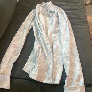 Lululemon Define Jacket White size 8 long sleeve